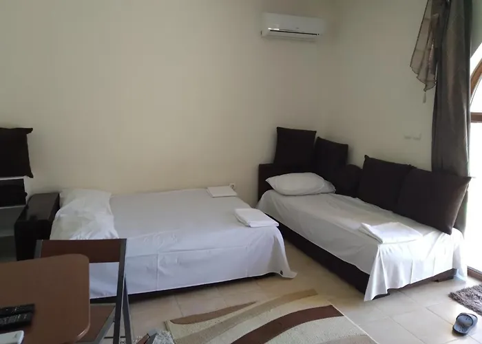 Апартамент курортен коплекс елените,община несебър,област бургас Емона